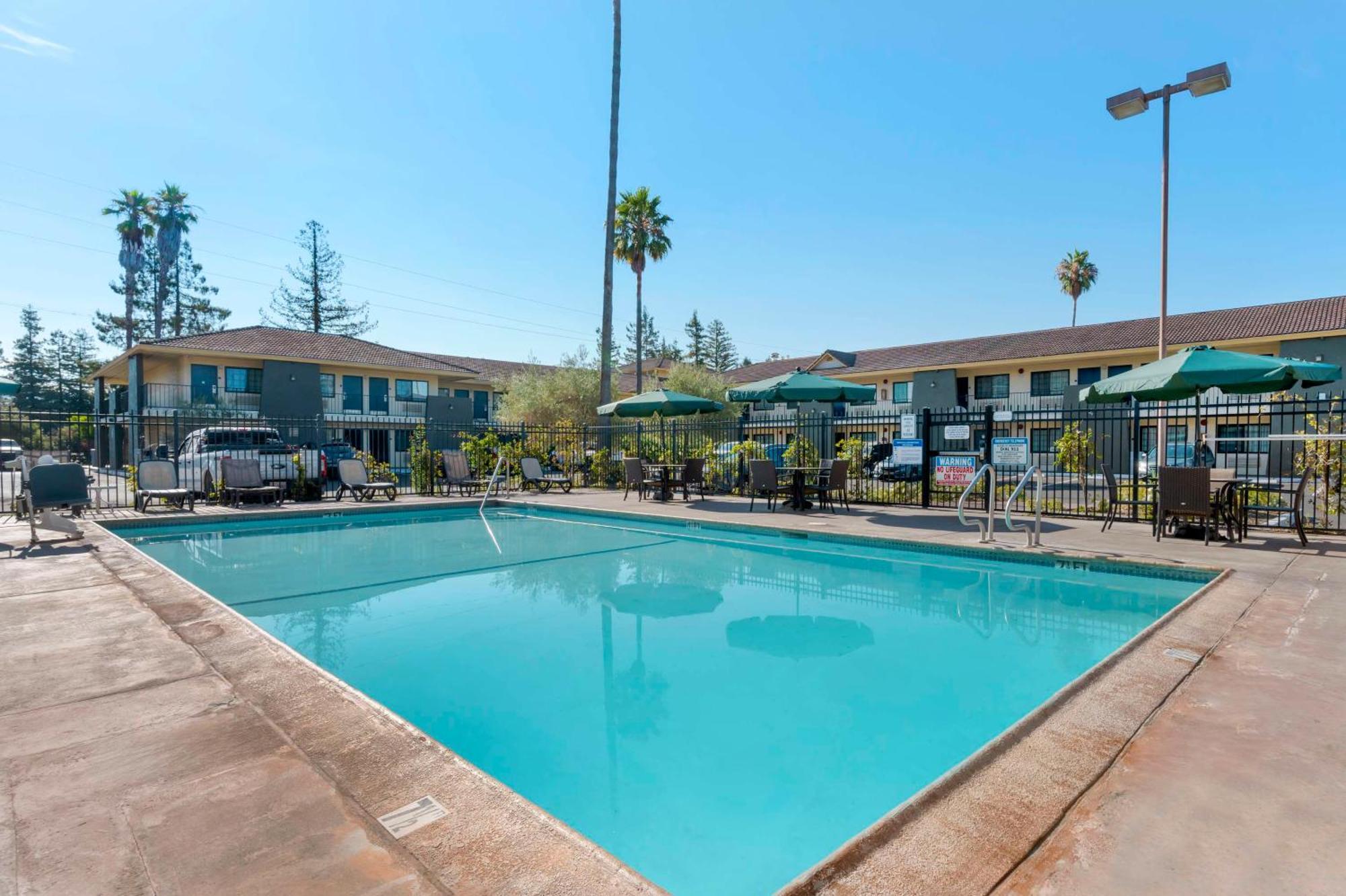 Hotel Sonoma Winegrower's 3*